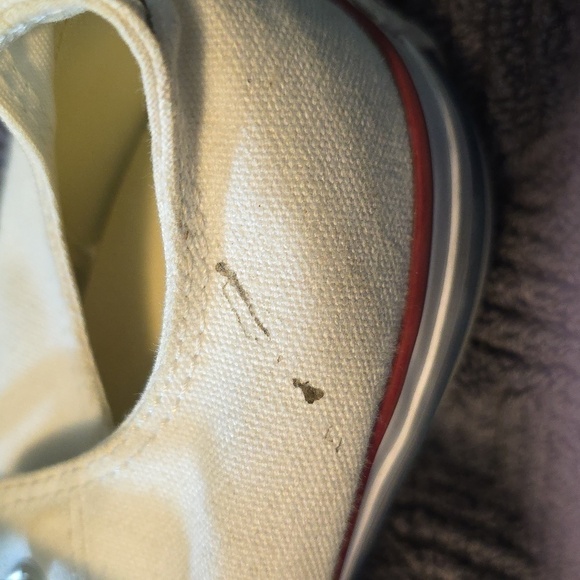 Converse women's size 8 white sneakers - Picture 3 of 8